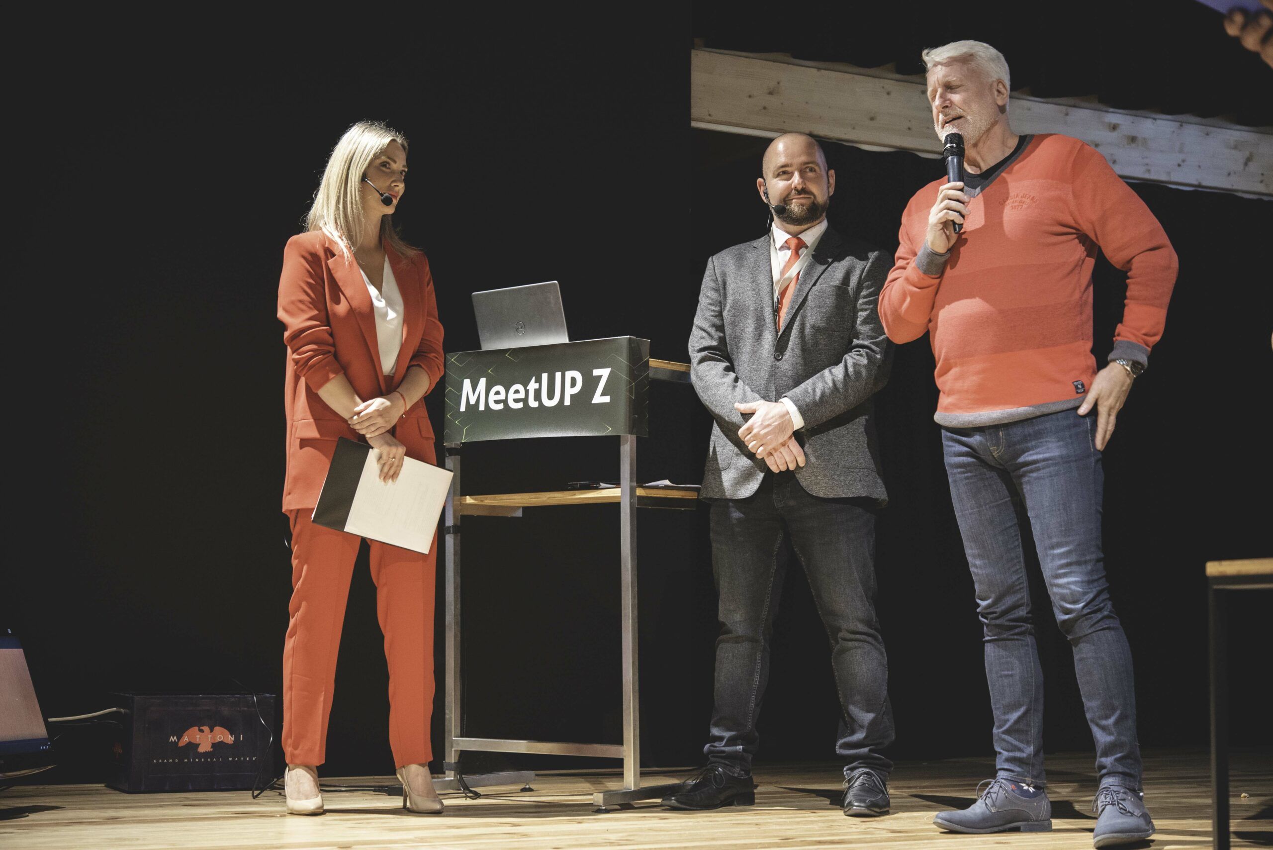 Fotky z křestu portálu Plusco na akci MeetUP Z